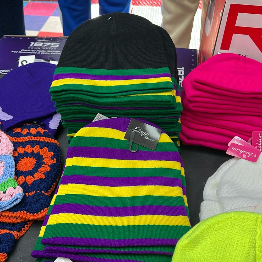 Mardi gras beanies
Unisex 💜💚💛